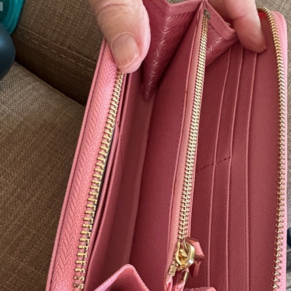 Prada Pink Zip-Around Wallet - Picture 4 of 4